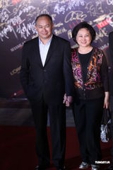 组图：华谊之夜上海举行 李冰冰安以轩等女星争艳