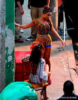 幻灯：碧昂斯与艾丽西亚合作新曲 拍MV比拼性感