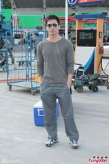 组图：吴彦祖为孕妻按摩 安志杰否认与女友冷战