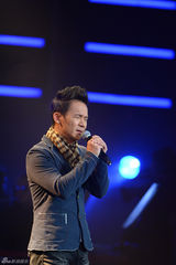 组图：好歌曲《情非得已》作曲叫板哈林