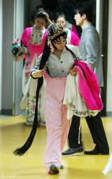 幻灯图集：走进《复兴之路》 深度探秘台前幕后