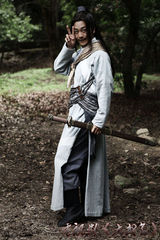 组图：吴樾《大武当》杀青 耍宝拜别“猴样”百出