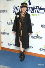 组图：Twins宣传新专辑阿娇否认被黎国辉追求