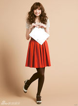 组图：日本模特宫田聪子示范89款秋季服饰搭配