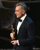 组图：刘易斯凭《林肯》三夺奥斯卡影帝