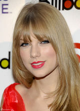 高清图：年度女人音乐奖泰勒-斯威夫特红裙美艳