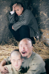 组图：何晟铭《功夫乾隆》穿囚服上演监狱风云