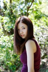 组图：逢泽丽奈夏日写真比基尼秀身材