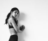 组图：超模克里丝性感内衣写真大秀火辣身材