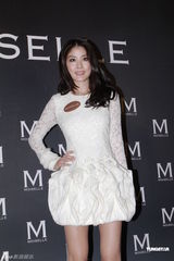 组图：陈慧琳蕾丝装优雅 徐濠萦单肩裙配皮手套