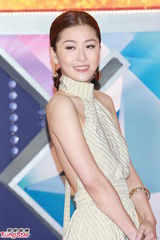 组图：陈法拉蓝色长裙温柔淑女 周丽淇背部全裸