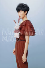 组图：桂纶镁登《风尚志》 风格飘逸动人