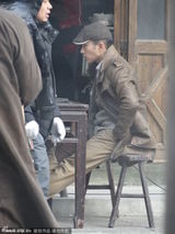 组图：刘恺威获杨幂探班 兴奋热搂妻秀新婚甜蜜