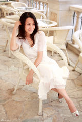 组图：王雅捷梦幻大片 大胆裸色出境