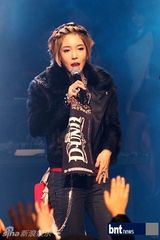 组图：韩BigStar等偶像团体助阵《BUGS SHOW》