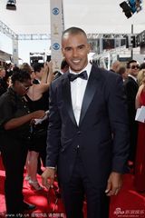 组图：《犯罪心理》主演塞玛-摩尔亮相