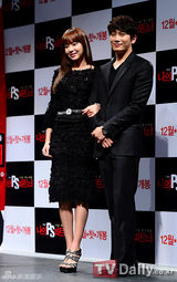 高清图：韩片《PS搭档》宣传 金雅中迷人池城卖萌