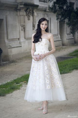 组图：吴佩慈受邀巴黎高定秀 蕾丝裙飘逸似仙子