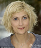 金摄影机奖评审团记者会 主席盖尔-加西亚帅气亮相