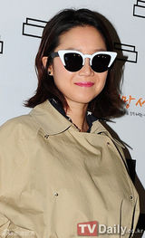 组图：SHINee孔孝真参加首尔时尚周朴升健展