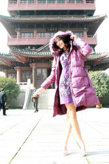 组图：准亚姐赴合肥拍摄外景 不惧低温美丽冻人