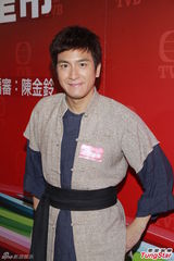 组图：郑少秋《流氓皇帝》翻拍 马国明不惧绯闻