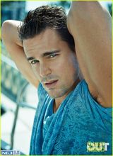 组图：出柜美男“孔雀”波莫时尚大片儒雅魅力