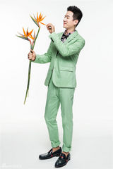 组图：魏千翔曝春日暖心大片 展花美男魅力