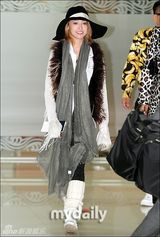 组图：日本女星泽尻绘里香赴韩宣传新片