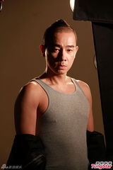 古惑仔再聚首开唱 小春伊面不晒腹肌晒肚腩(图)