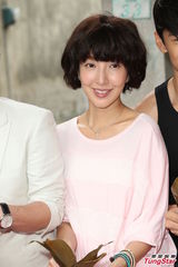 组图：孙耀威不敌美食狂嗑粽子