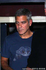 组图：皮特好事将近包场宴请好友乔治-克鲁尼