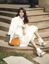 高清图：少女时代秀英时尚干练 纤腰美腿妩媚