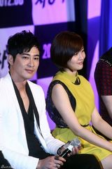 高清组图：姜志焕成宥利出席新片《车刑警》发布会