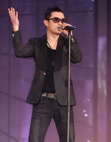 高清图：韩国演艺士兵演唱会 KARA和f(x)到场助兴