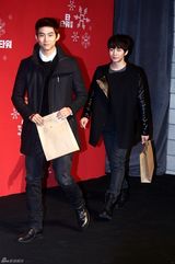 高清组图：韩片《巨塔》VIP首映举行群星捧场