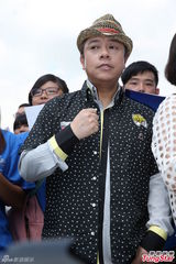 组图：蔡康永顶高温率千人唱反核歌曲