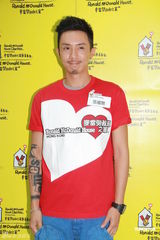 组图：郑融力挺旧爱刘浩龙 称希望大家体谅