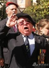 幻灯图集：《法外之徒》遭游行抗议 电影宫安保升级