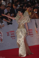 组图：第28届金鸡奖红毯 群星云集女星美艳男星帅气