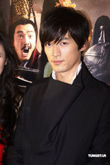 高清图：胡歌接棒成龙 与白冰演绎“神话”旋律