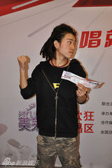 幻灯组图：快男特色选手大扫描  帅哥校草齐上阵