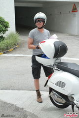 组图：应采儿剖腹诞男婴 谢天华等入院探望