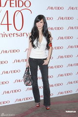 组图：梁汉文夫妇秀恩爱 不信许志安郑秀文将婚