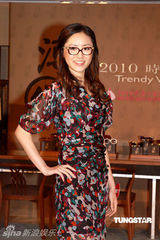 幻灯图：港姐汤宝珍获选时尚目光奖 称想拍新剧