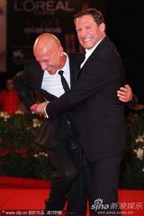 组图：《浮士德》威尼斯首映 女星素洁长裙高雅