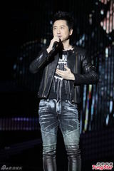 组图：王心凌不谈新恋情 罗志祥庾澄庆比拼热舞