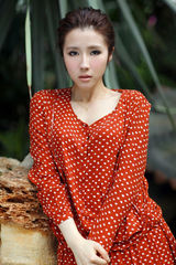 组图：方安娜清新小女人风情写真