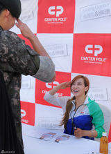 组图：f(x)宋茜明朗亮相签名会 兵哥追星行军礼