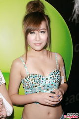 组图：港台嫩模隔空大战 孙旗不知鸡排妹是谁